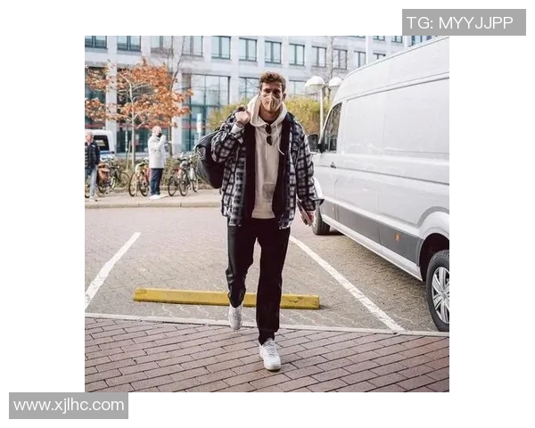 足球明星的另类时尚风格揭秘打破传统穿搭的界限与个性展现